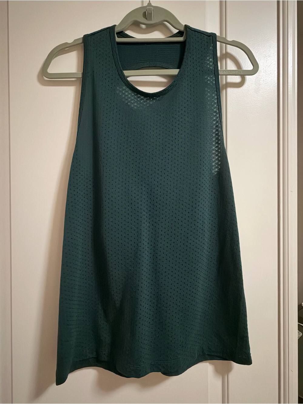 đ§đ˝ââď¸đđ˝ââď¸Athleta Deep Green semi-sheer Polka dot activewear Tank top đ§đ˝ââď¸đđ˝ââď¸